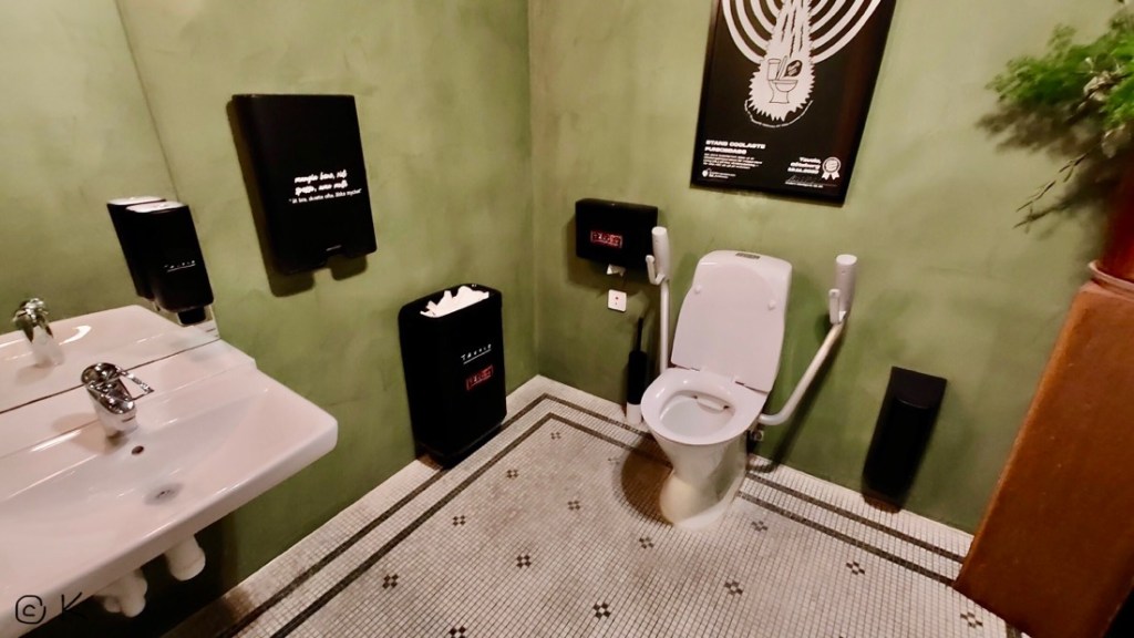 TAVOLO / wheelchair accessible toilet @ Kirsten K Kester | InsightandVisions.com